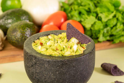Guacamole traditionnel à l'huile d'avocat infusée