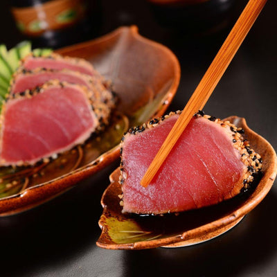 Thon ahi en croûte de sésame Tao avec sauce soja-agrumes au wasabi